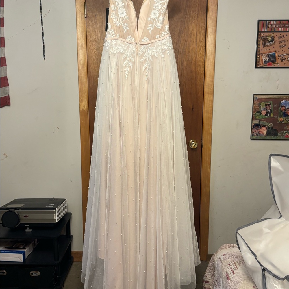 Elegant Cream Wedding Dress